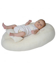 Housse cale-bébé pour coussin d'allaitement avec bébé