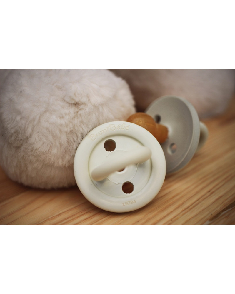 Lot de 2 sucettes rondes en caoutchouc naturel 3-36 mois Hévéa Lot de 2 sucettes rondes en caoutchouc naturel 3-36 mois Hévéa